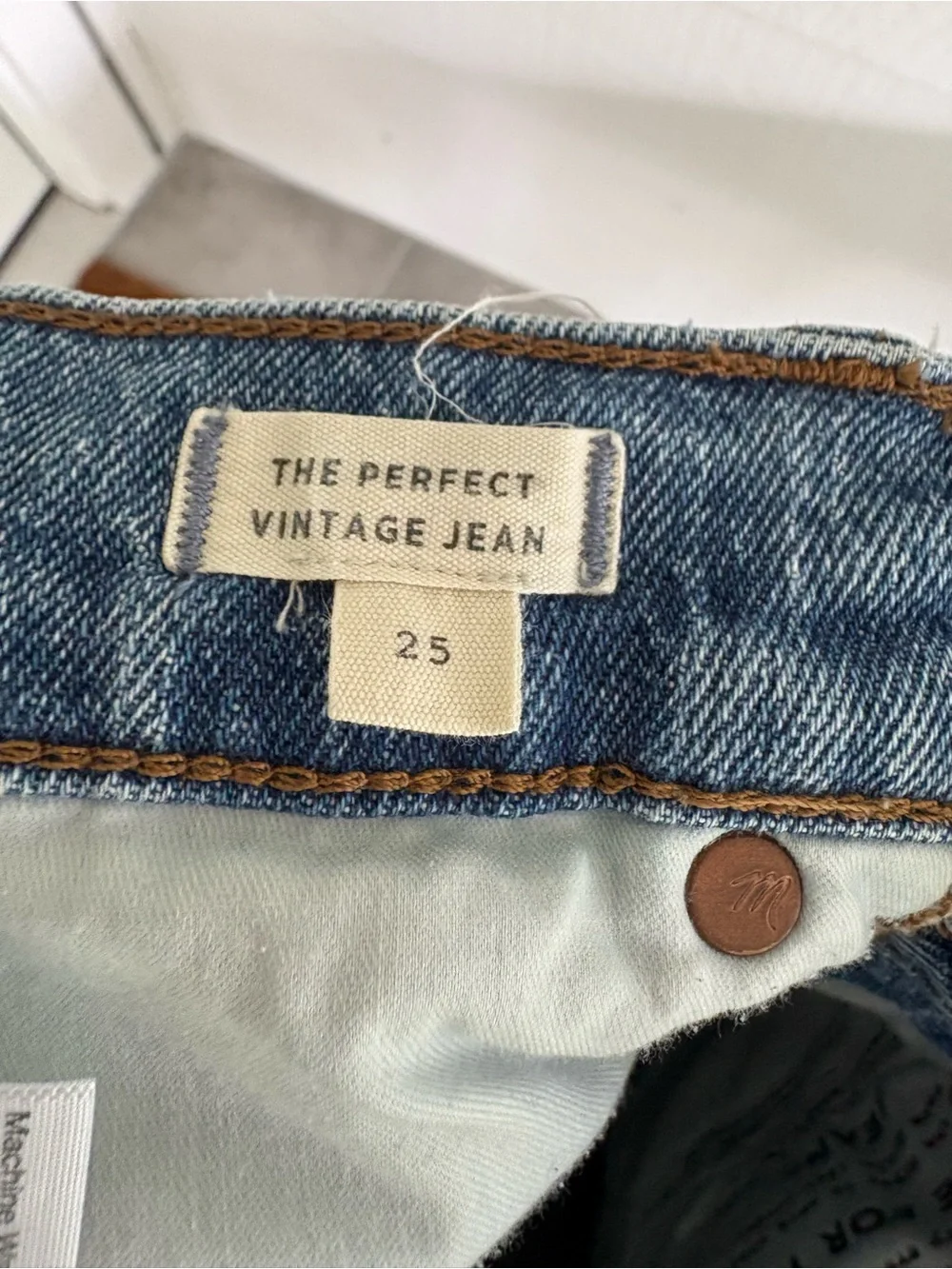 Madewell The Perfect Vintage Jean Women’s Size 25 High Rise Raw Hem Light Wash
